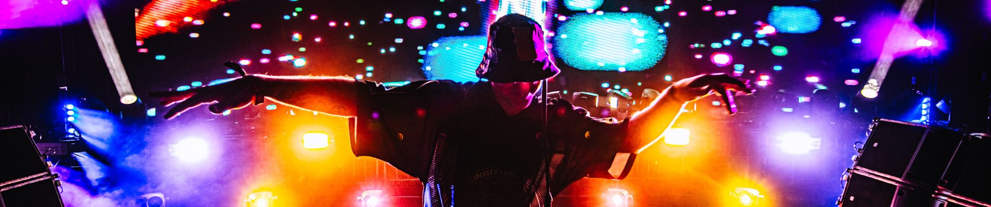 LSDREAM performing